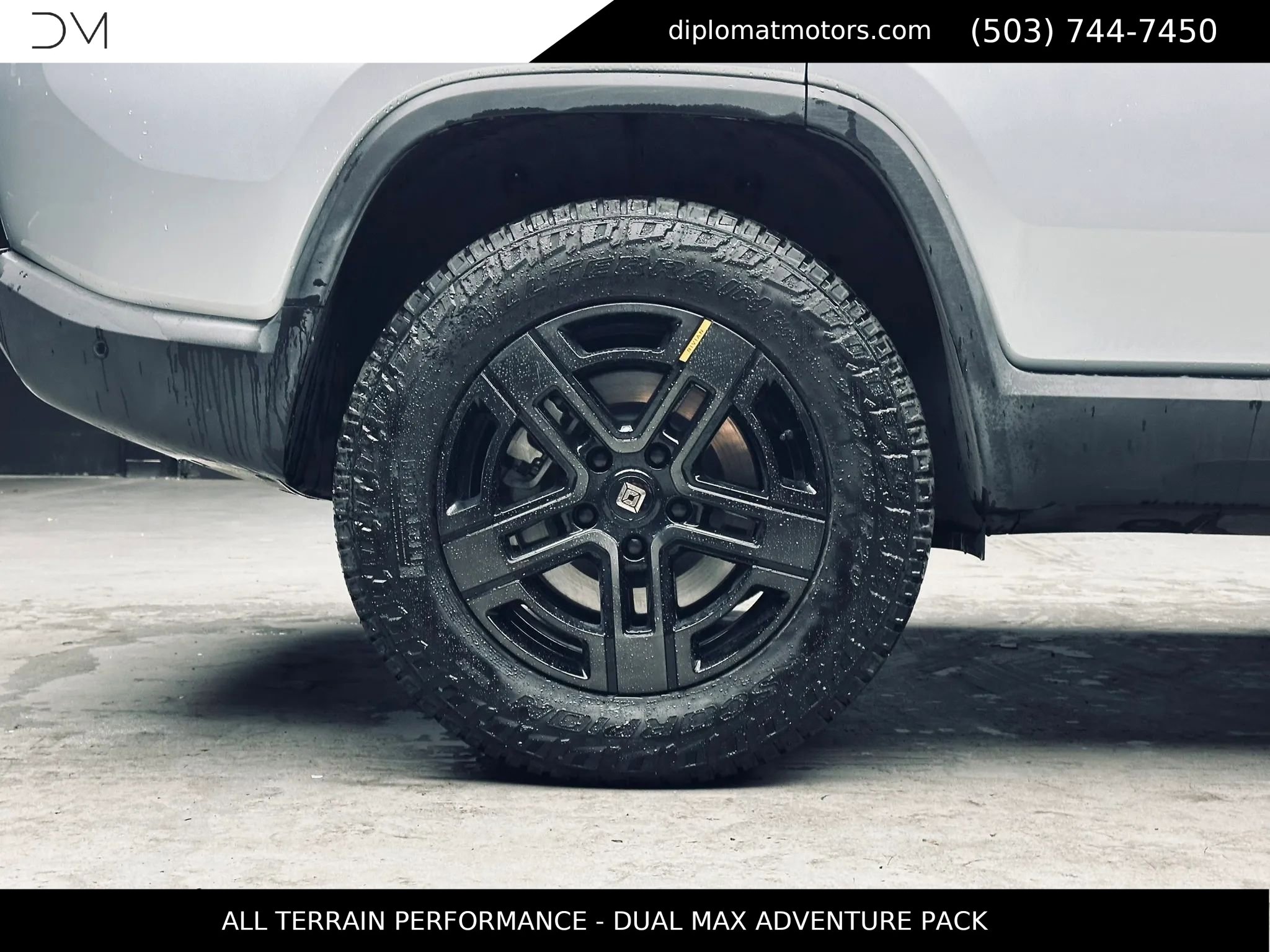 Used 2024 Rivian R1S Adventure image 45