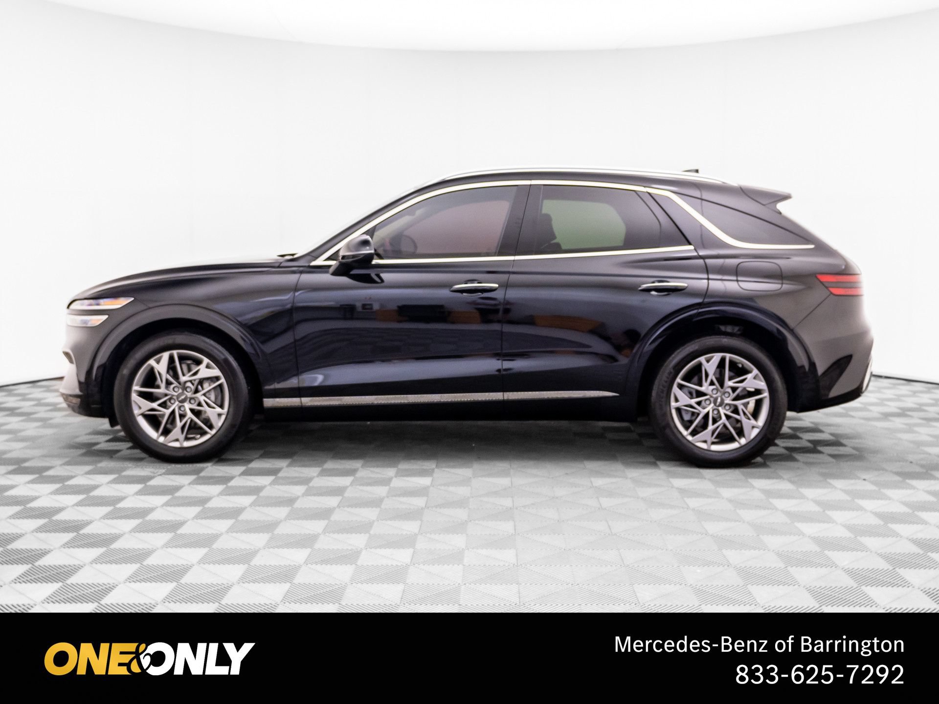 Used 2024 Genesis GV70 2.5T w/ Select Package AWD/4WD image 2