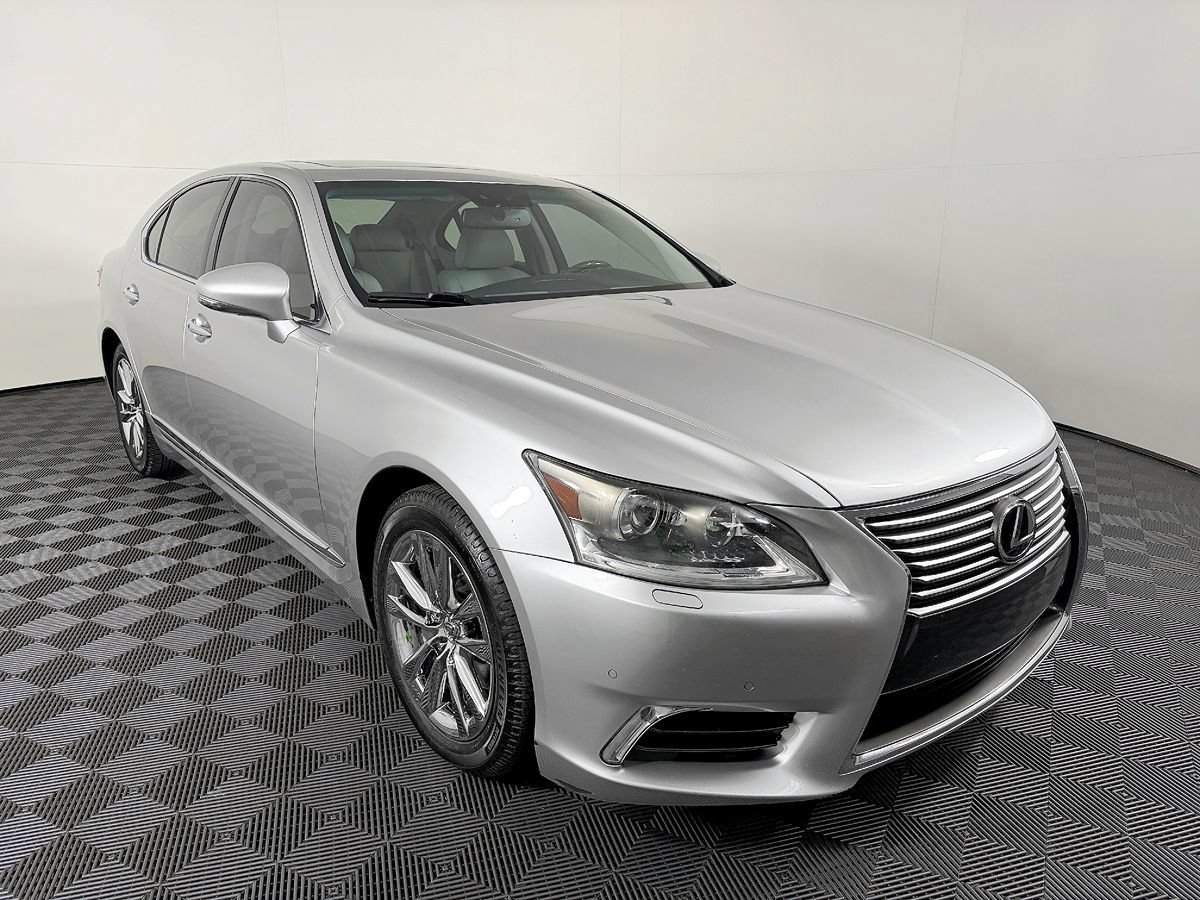 Used 2014 Lexus LS 460 w/ Comfort Package RWD image 6