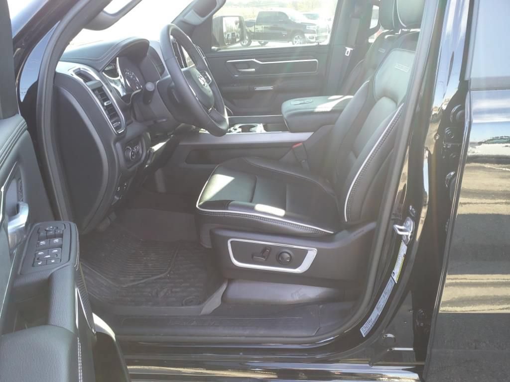 New 2025 RAM 1500 Laramie w/ Sport Appearance Package AWD/4WD image 21