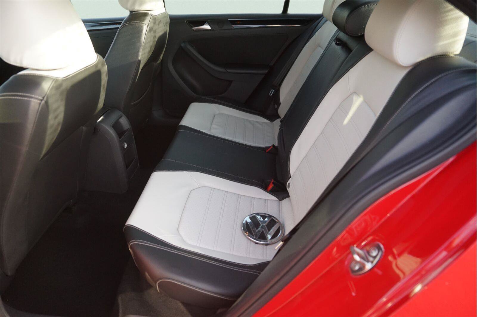 Used 2015 Volkswagen Jetta Sport FWD image 12