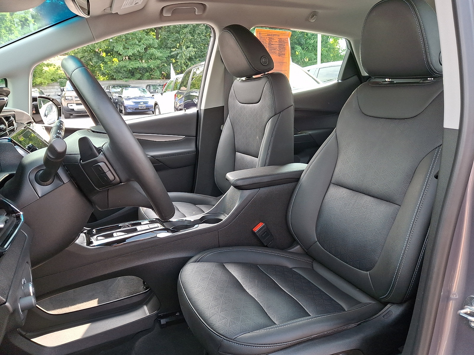 Used 2023 Chevrolet Bolt LT w/ Infotainment Package FWD image 12