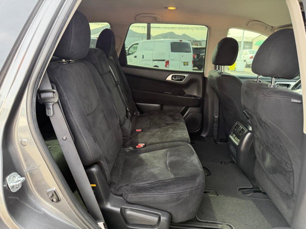 Used 2015 Nissan Pathfinder SV image 30