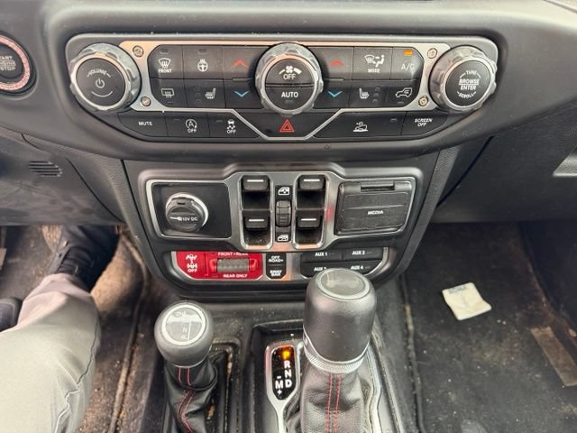 Used 2023 Jeep Wrangler Unlimited Rubicon w/ LED Lighting Group AWD/4WD image 19