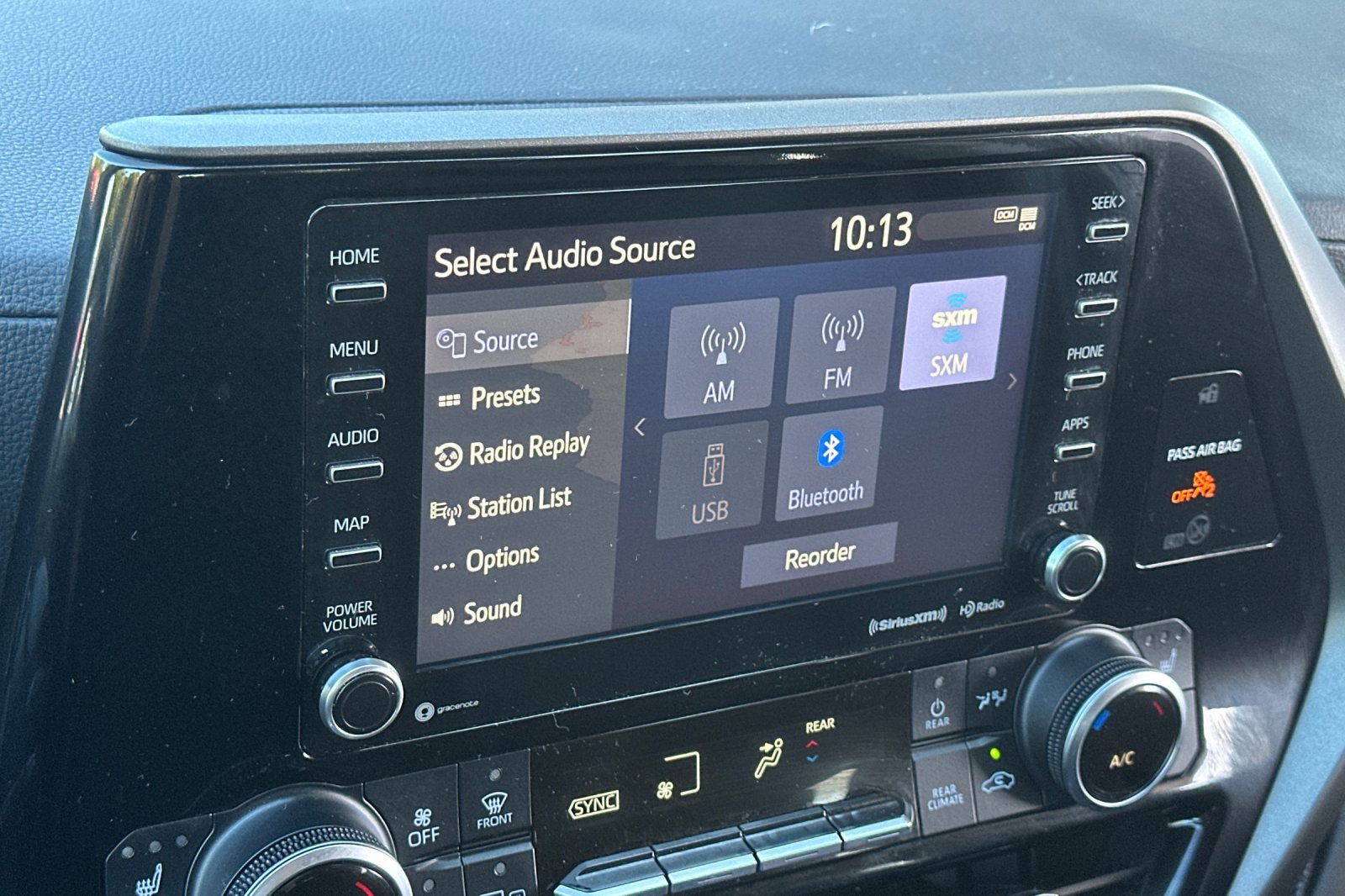 Used 2021 Toyota Highlander XLE image 18