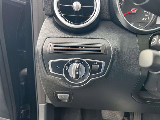 Used 2019 Mercedes-Benz GLC 300 4MATIC image 25