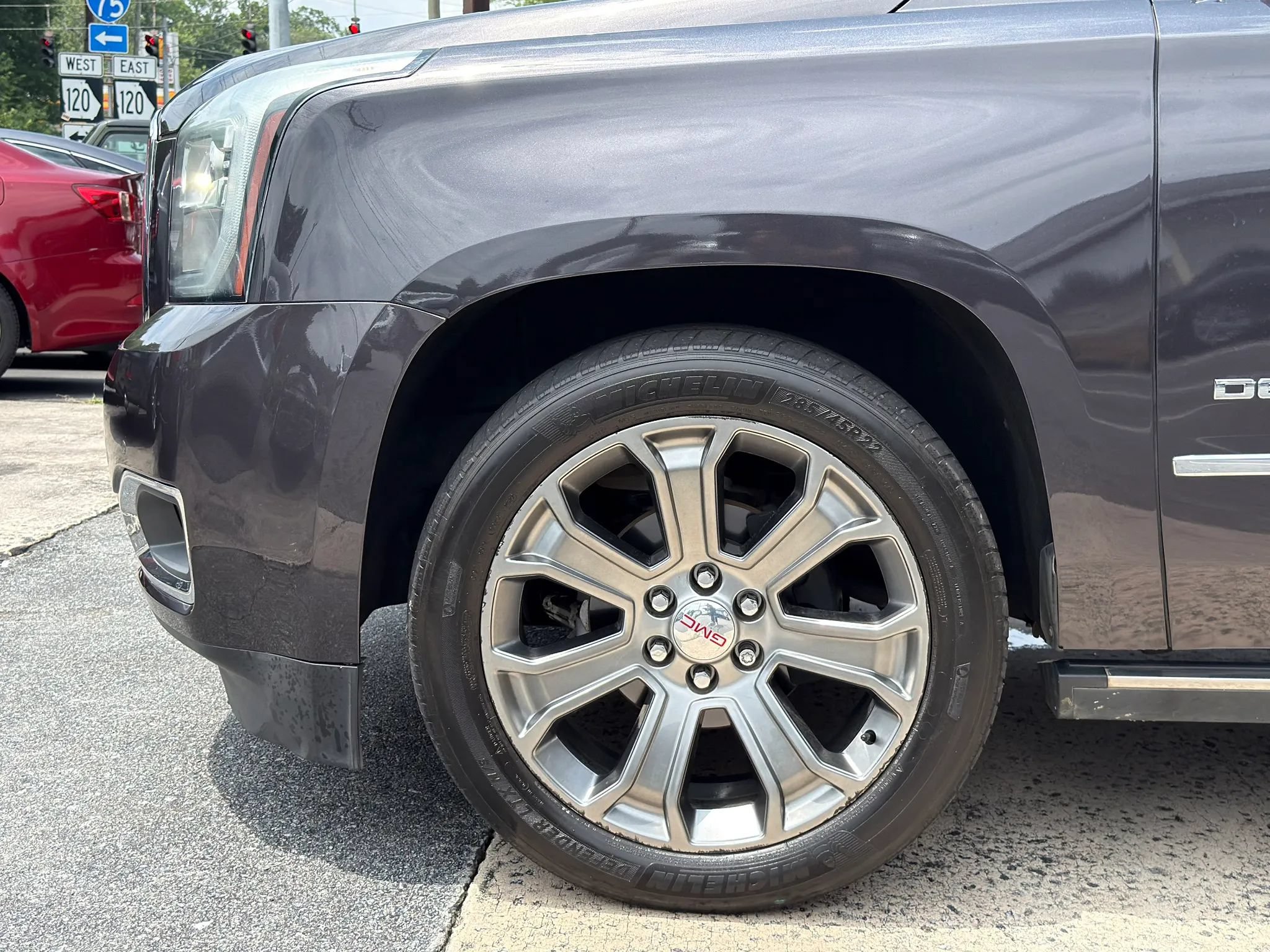 Used 2015 GMC Yukon Denali w/ Premium Package RWD image 10