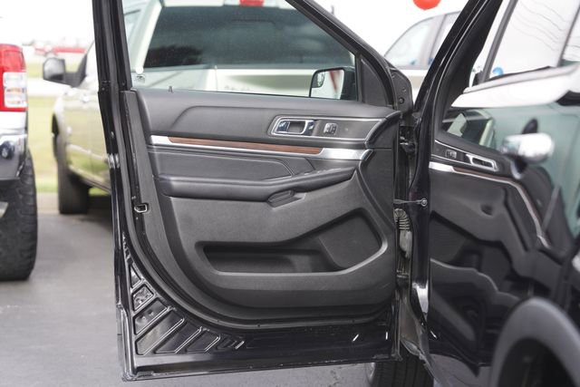 Used 2017 Ford Explorer Limited image 32