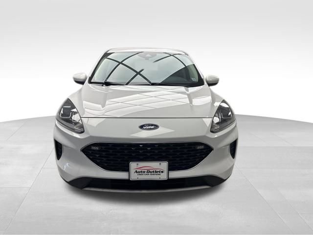 Used 2020 Ford Escape SE image 2