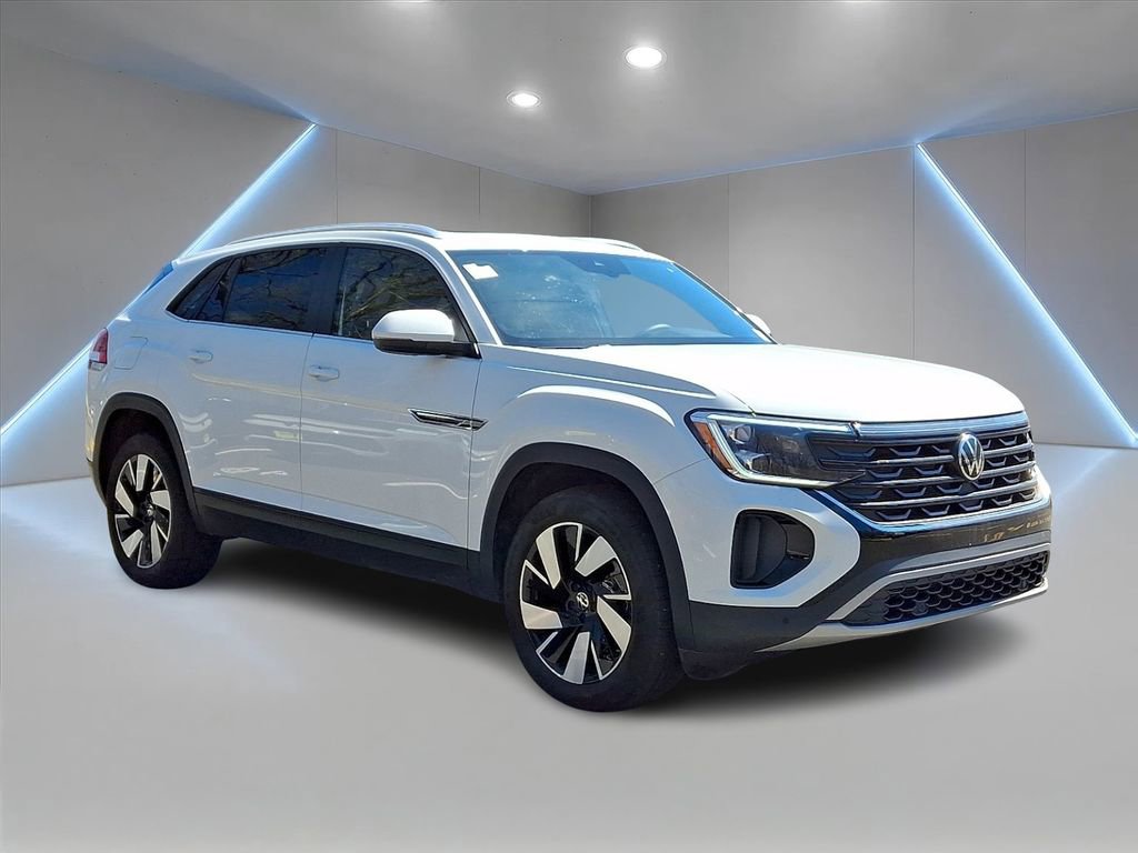 Certified 2025 Volkswagen Atlas Cross Sport SE w/ Panoramic Sunroof Package AWD/4WD image 3