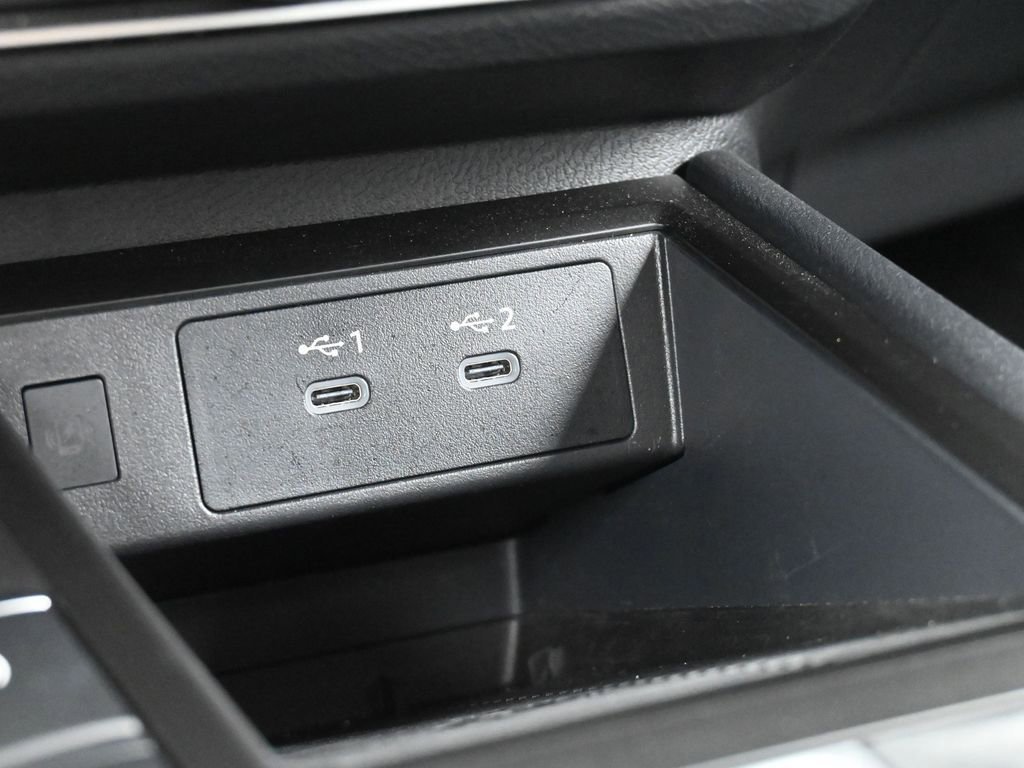 Used 2025 Nissan Kicks SV image 23