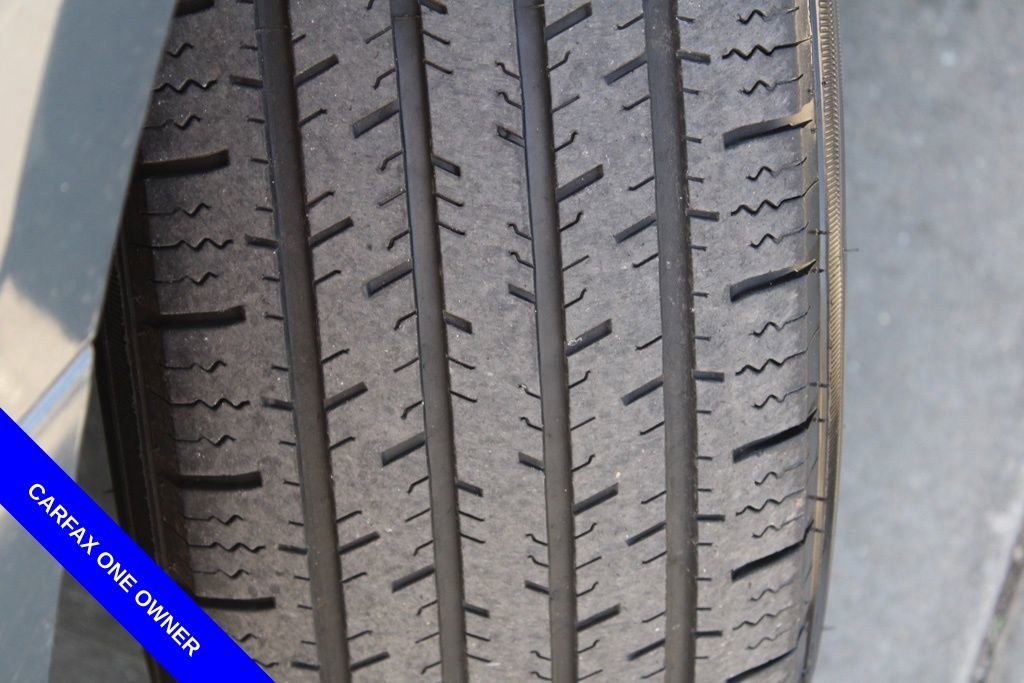 Used 2015 Nissan Frontier SV w/ SV Value Truck Package AWD/4WD image 14