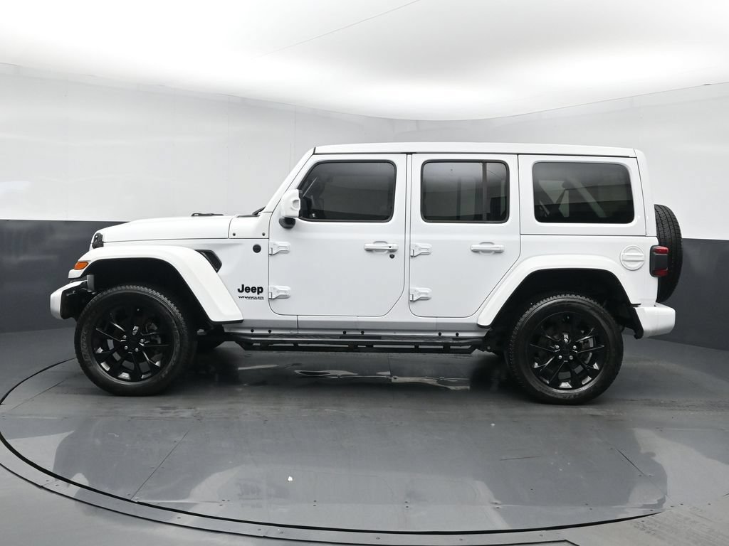 Used 2022 Jeep Wrangler Unlimited Sahara AWD/4WD image 4