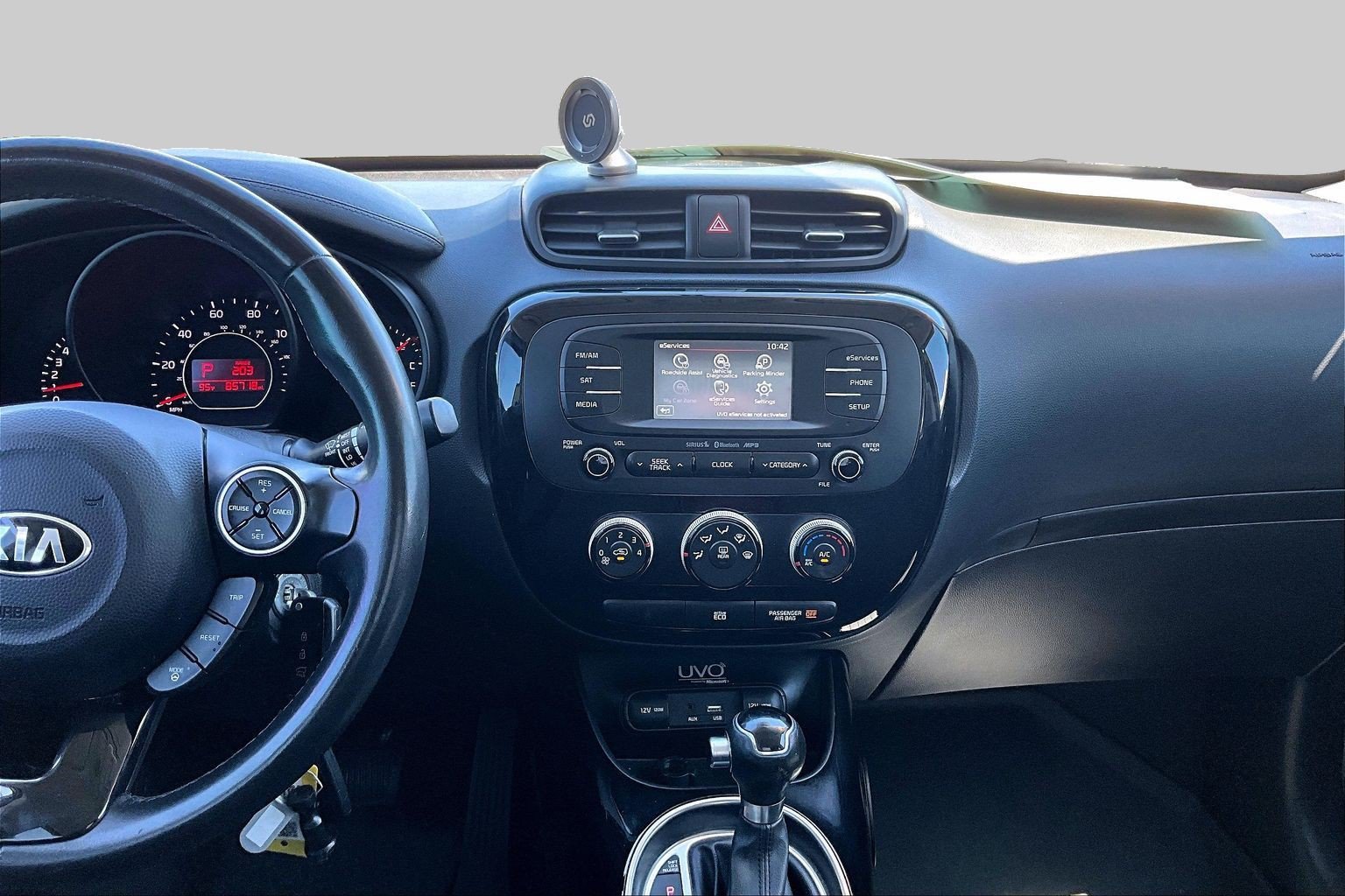 Used 2015 Kia Soul ! FWD image 4