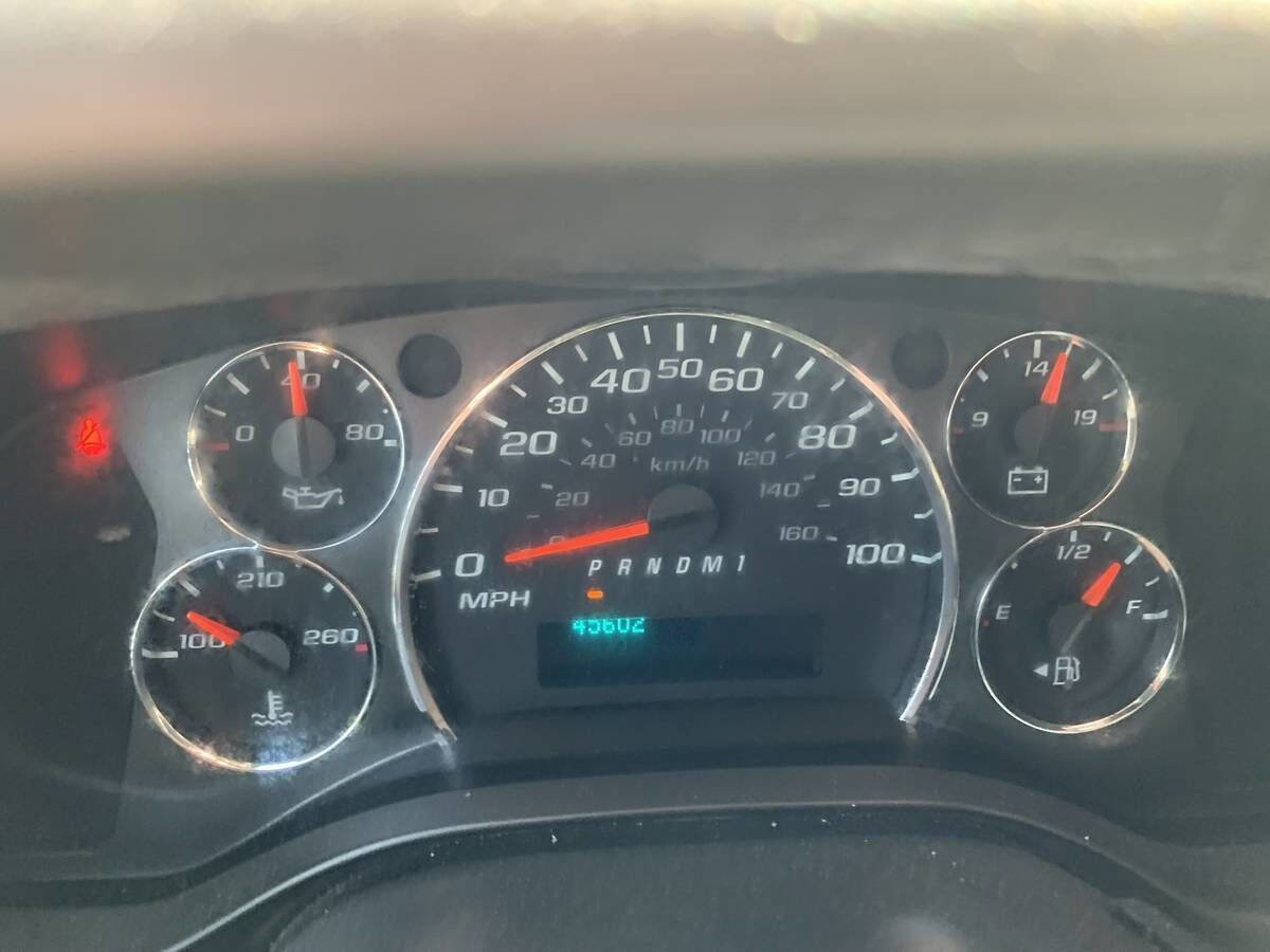 Used 2019 Chevrolet Express 2500 w/ Driver Convenience Package image 16