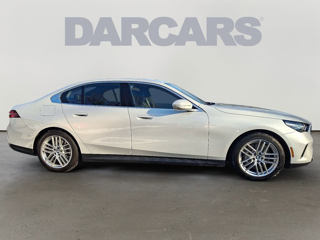 Used 2025 BMW 530i xDrive image 7