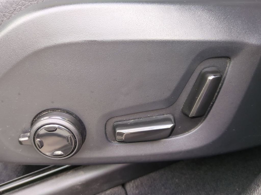 Used 2020 Volvo XC60 T5 Inscription w/ Protection Package Premier image 19