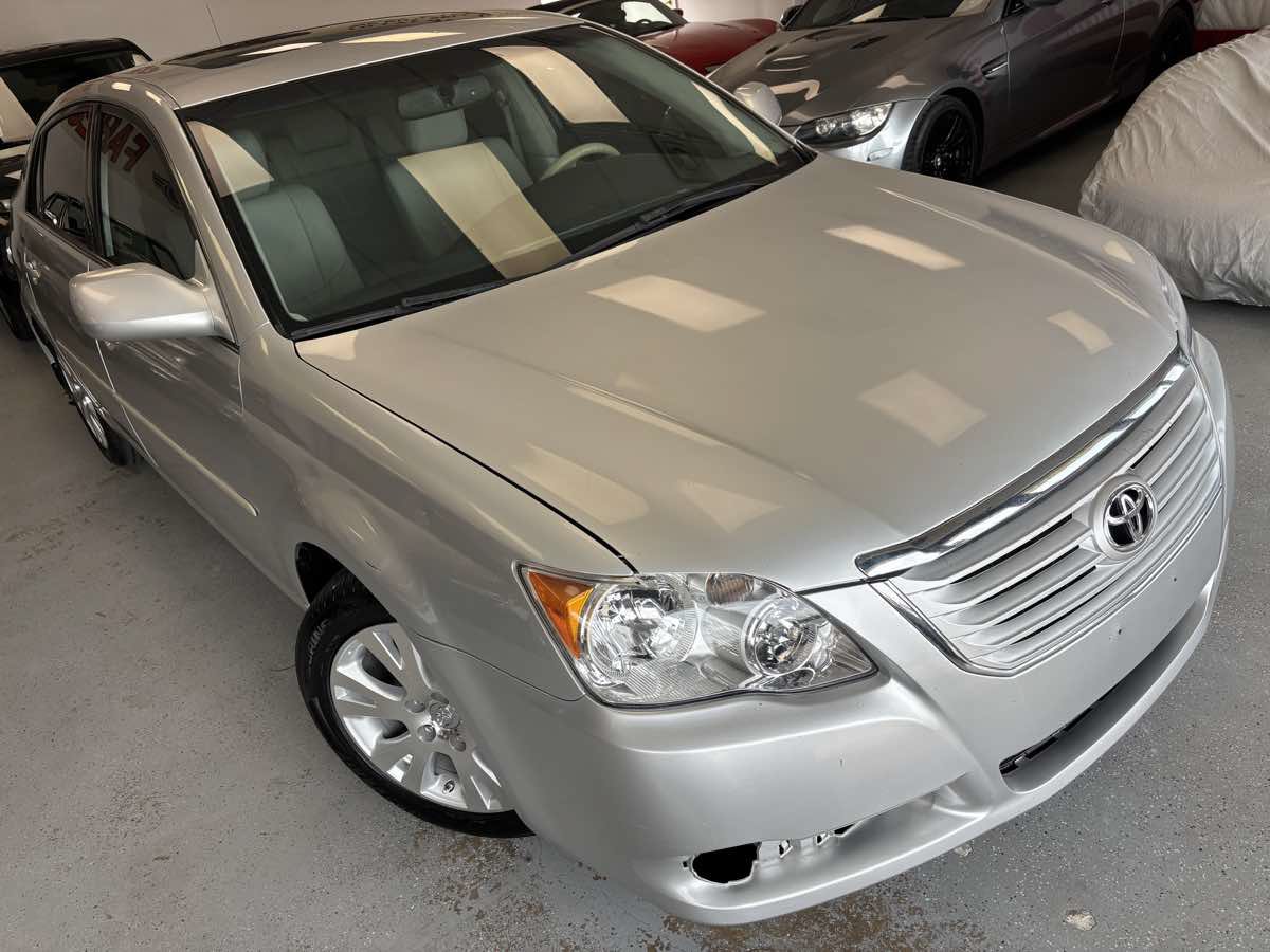 Used 2009 Toyota Avalon XLS FWD image 9