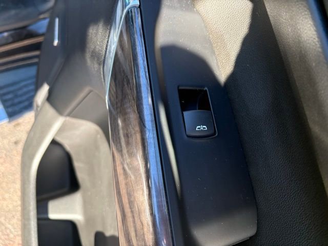 Used 2019 Chevrolet Silverado 1500 LTZ image 32