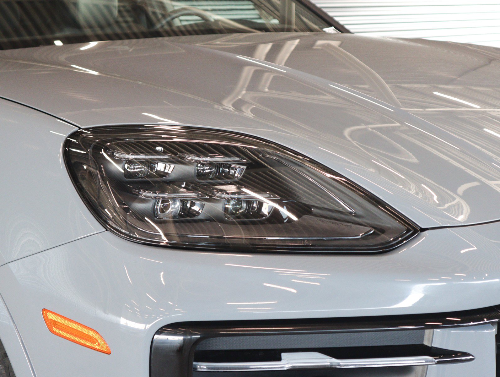 Certified 2025 Porsche Cayenne Coupe image 12