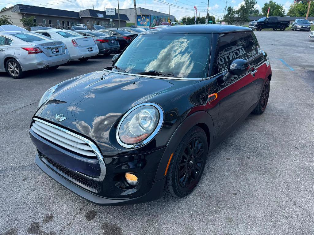 Used 2014 MINI Cooper 2-Door Hardtop FWD image 2