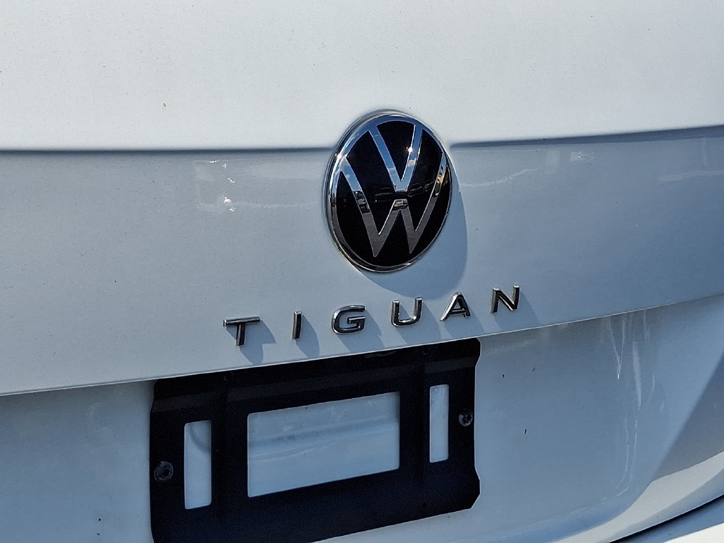 Used 2022 Volkswagen Tiguan SE AWD/4WD image 9