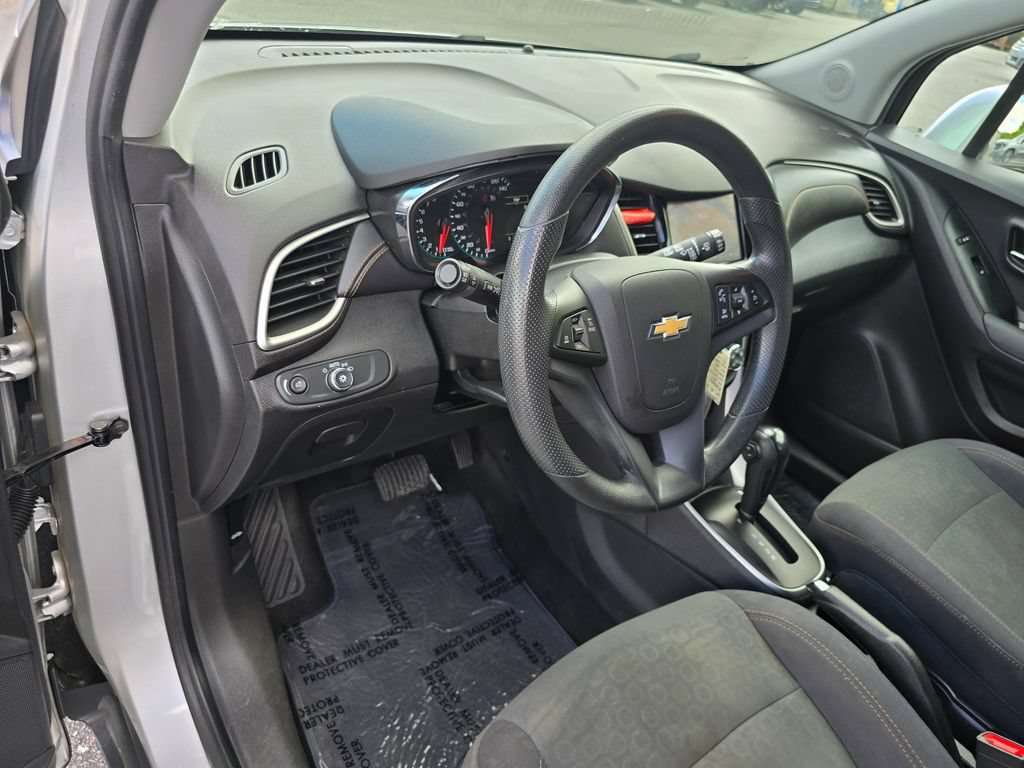 Certified 2020 Chevrolet Trax LS w/ Tint and Cruise Package AWD/4WD image 24