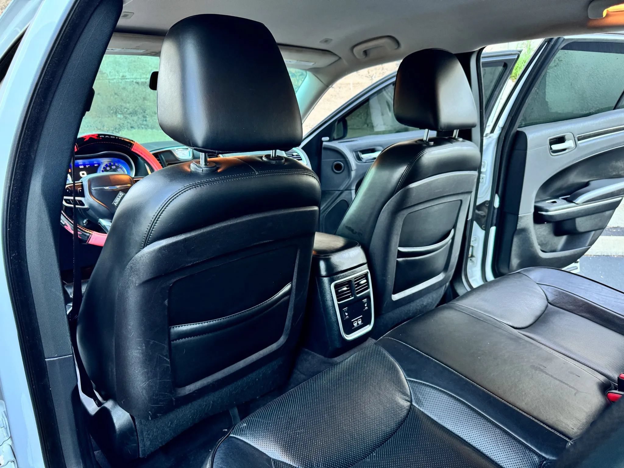 Used 2018 Chrysler 300 Limited RWD image 20