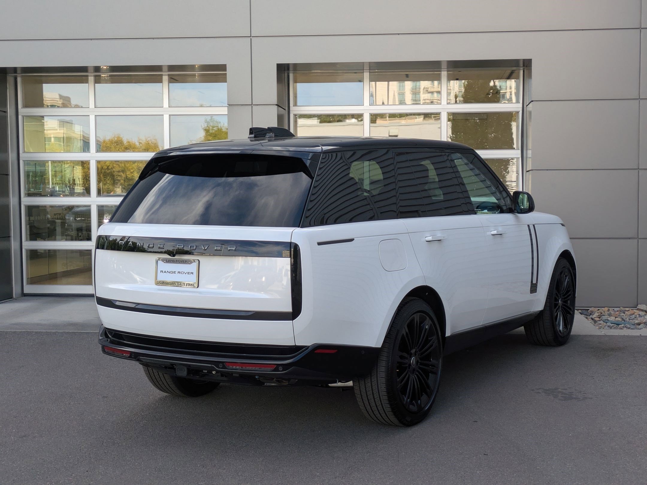 New 2025 Land Rover Range Rover Autobiography image 5