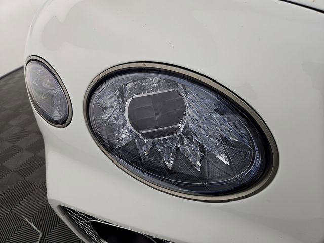 Used 2023 Bentley Bentayga Plug-In Hybrid image 10