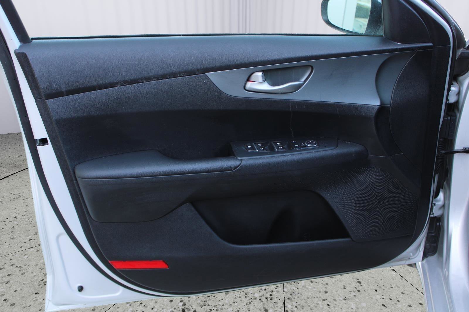 Used 2020 Kia Forte LXS FWD image 42