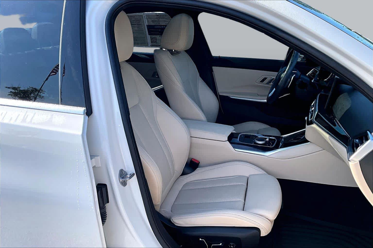 Used 2024 BMW 330i Sedan w/ Premium Package RWD image 9