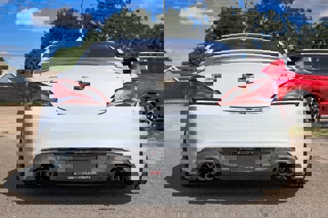 Used 2015 Hyundai Genesis 3.8 RWD image 9