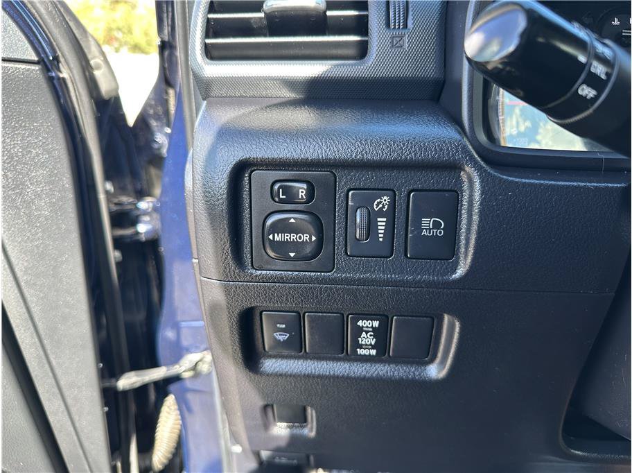 Used 2020 Toyota 4Runner Venture w/ Moonroof Package AWD/4WD image 28