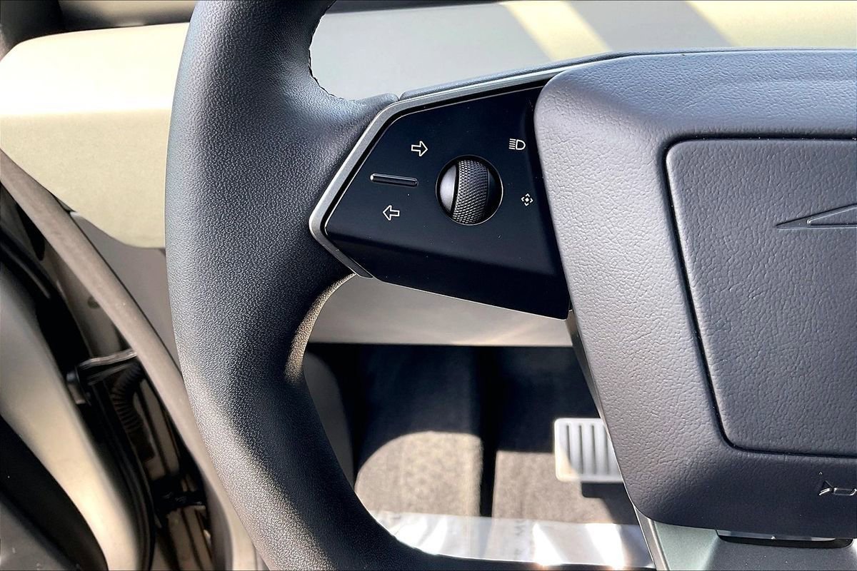 Used 2025 Tesla Cybertruck AWD Crew Cab image 20