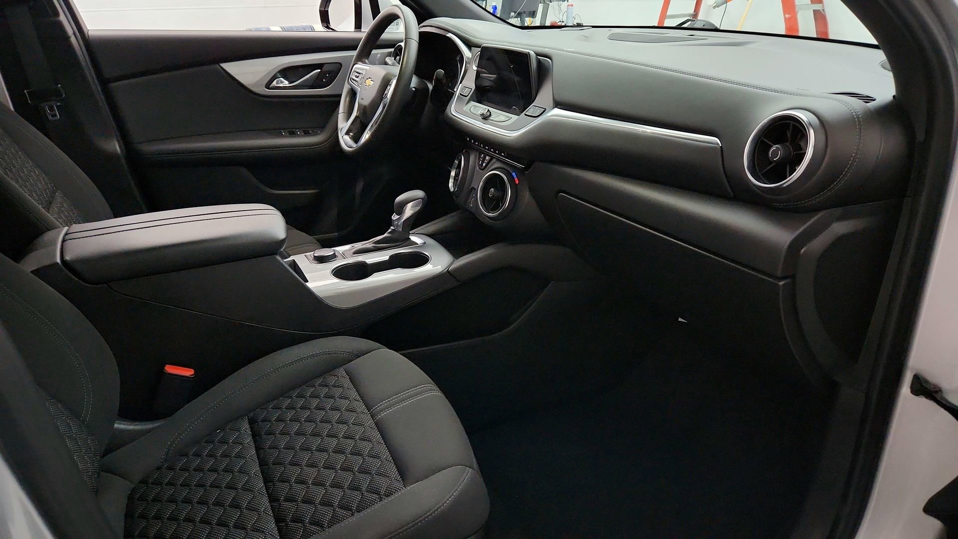 Used 2021 Chevrolet Blazer LT FWD image 27
