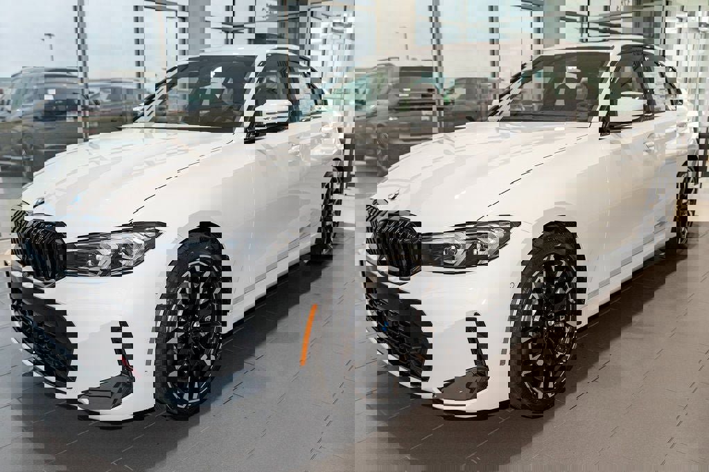 Used 2026 BMW 330i xDrive 330i xDrive w/ M Sport Package image 3