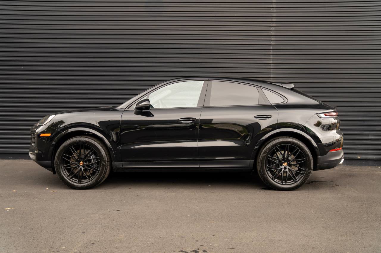 New 2026 Porsche Cayenne Coupe AWD/4WD image 2
