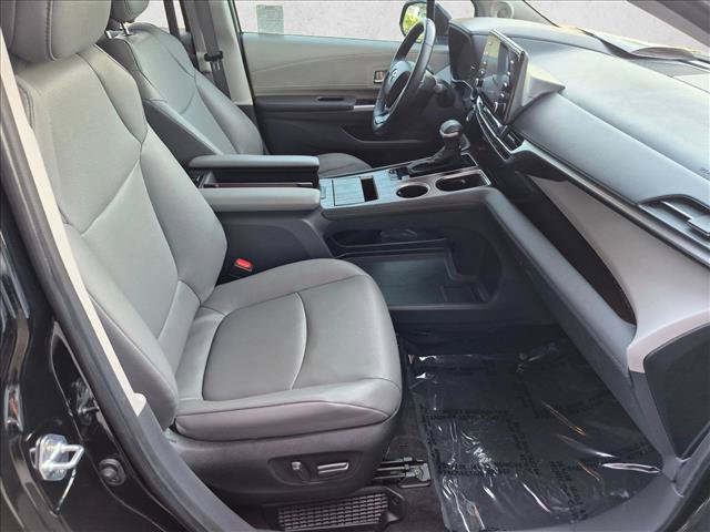 Certified 2023 Toyota Sienna XLE w/ XLE Plus Package FWD image 20