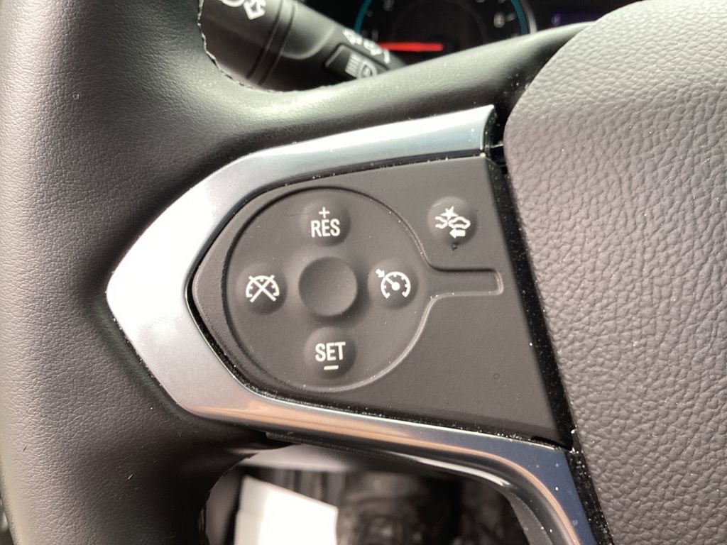 Used 2023 Chevrolet Traverse LT image 37