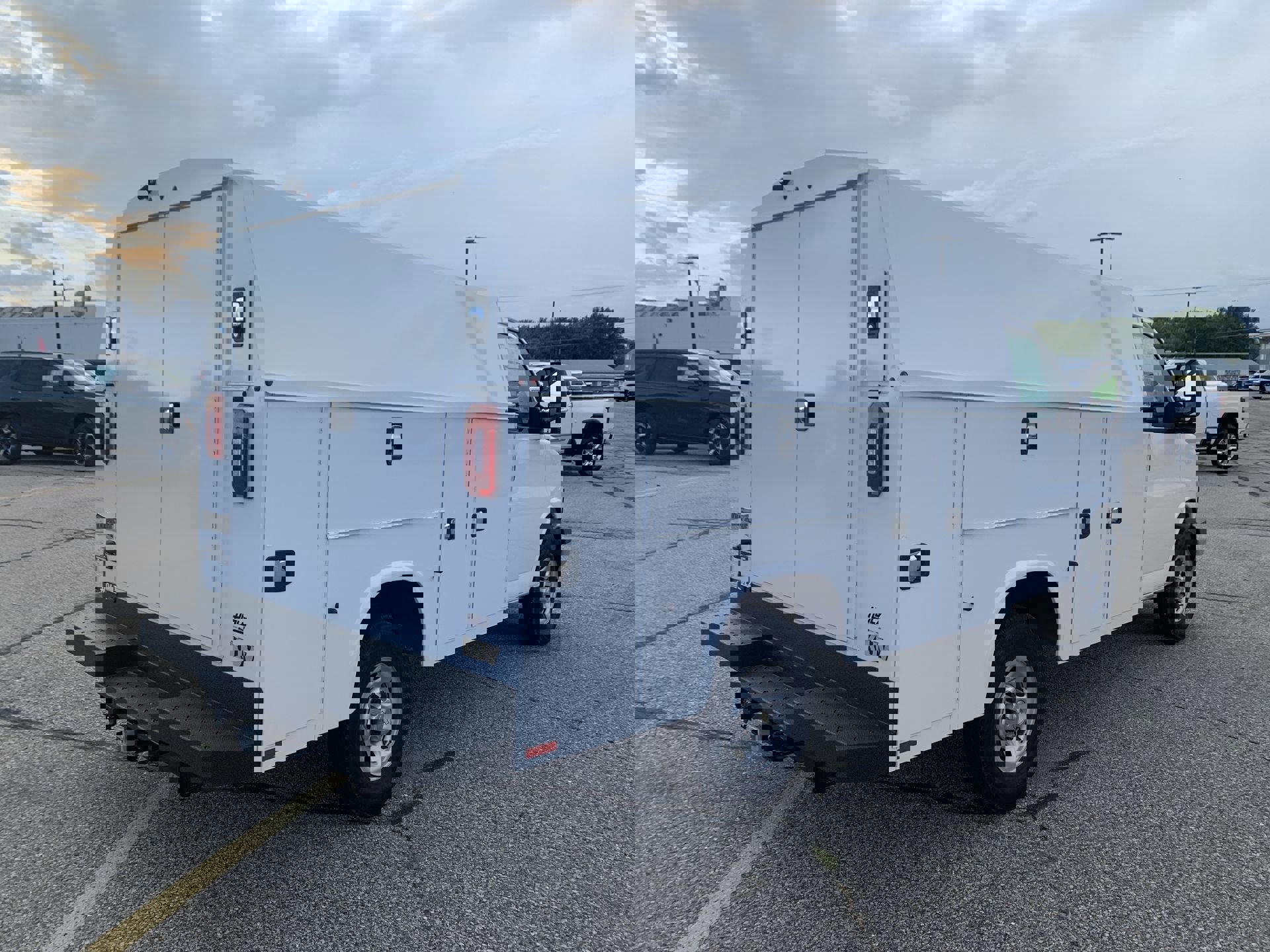 New 2025 GMC Savana 3500 w/ Power Convenience Package image 38