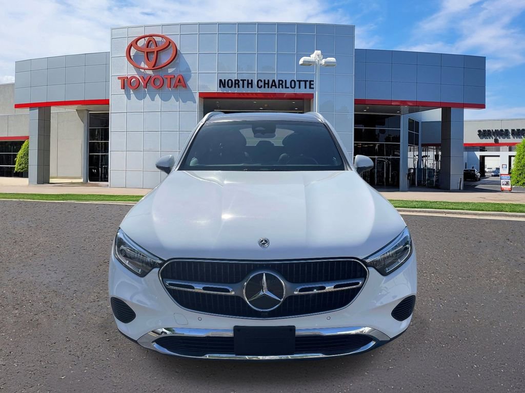 Used 2024 Mercedes-Benz GLC 300 4MATIC image 3