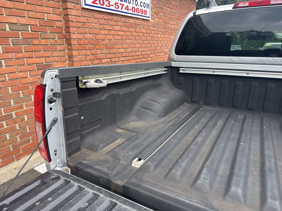 Used 2011 Nissan Frontier PRO-4X w/ Pro-4x Luxury Pkg AWD/4WD image 12