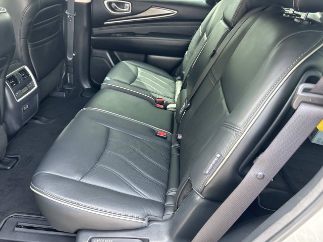 Used 2020 INFINITI QX60 Luxe w/ Essential Package FWD image 21