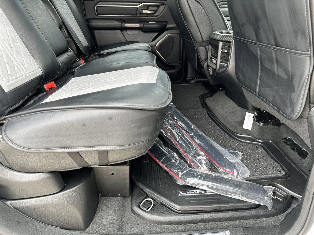 Used 2021 RAM 1500 Limited w/ Body Color Bumper Group image 33
