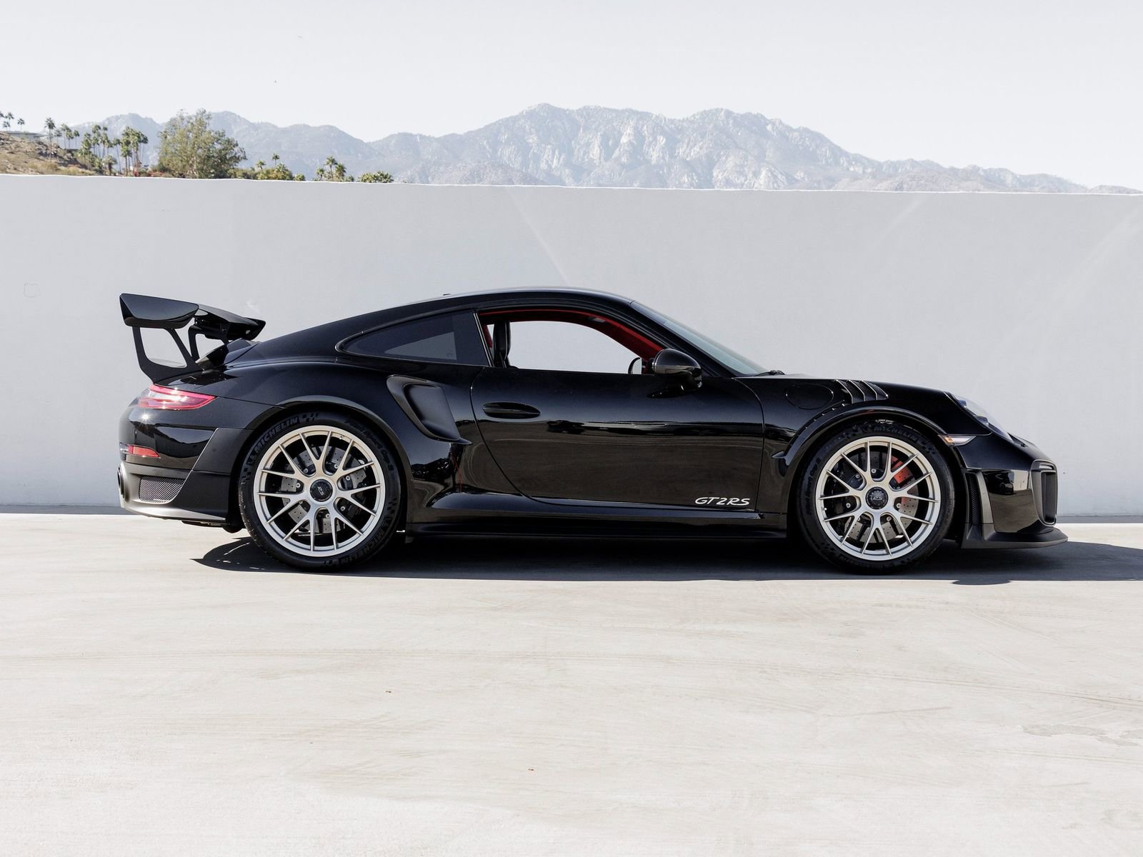 Used 2018 Porsche 911 GT2 RS image 8