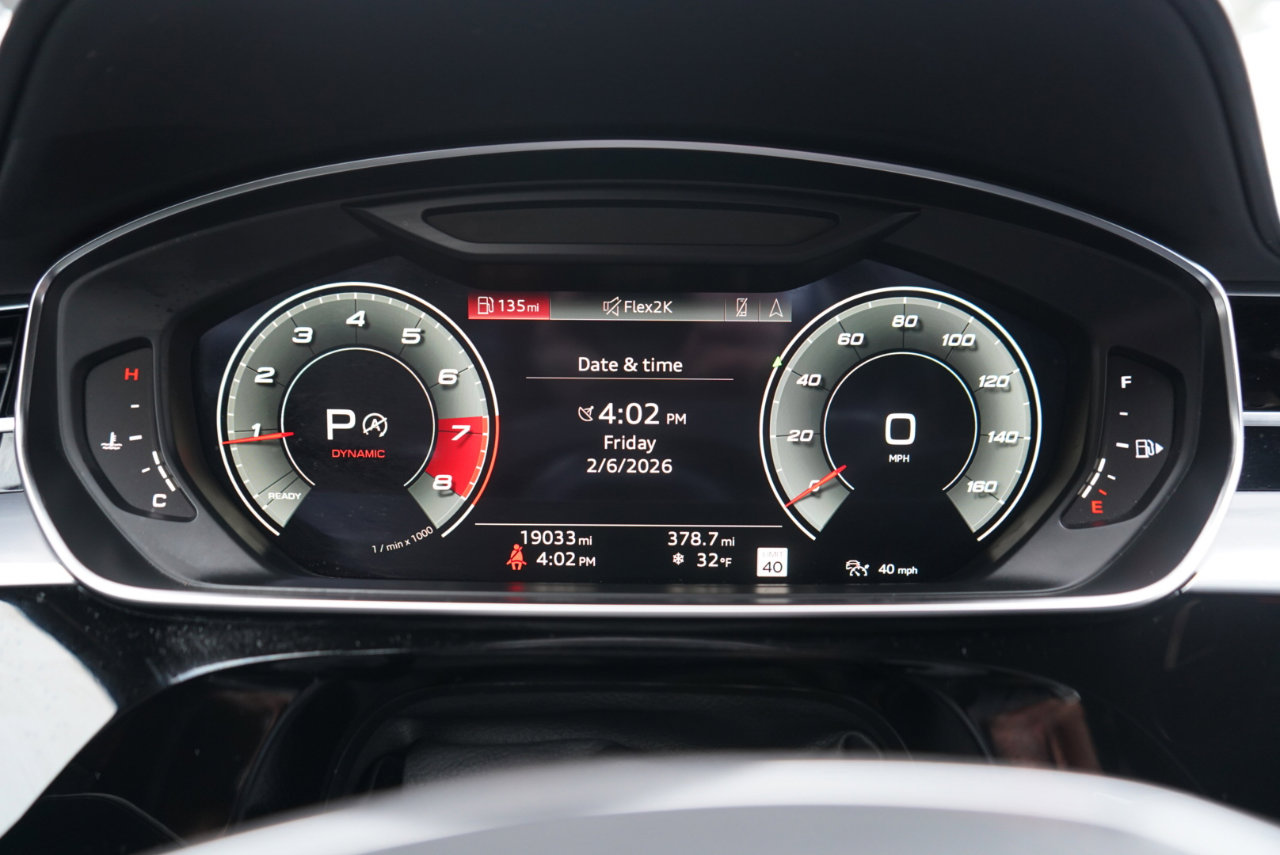 Used 2022 Audi S8 w/ S8 Comfort Plus Package image 23