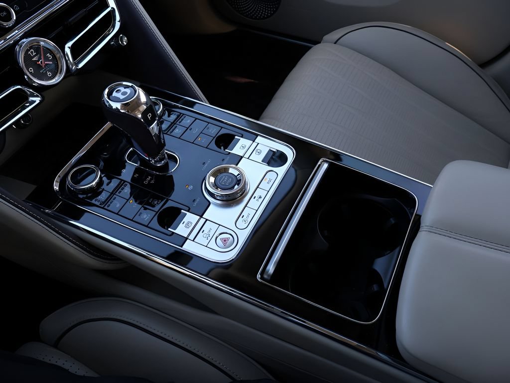 Used 2023 Bentley Flying Spur Azure AWD/4WD image 31