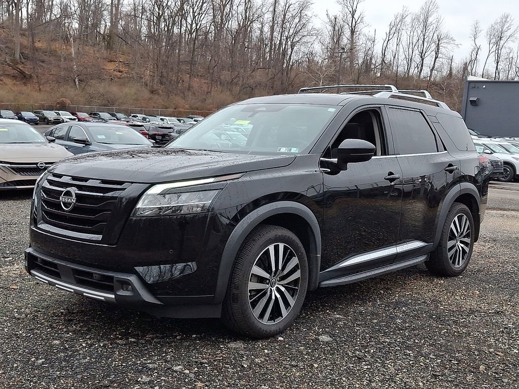 Used 2023 Nissan Pathfinder Platinum w/ Lighting Package (N93) image 3