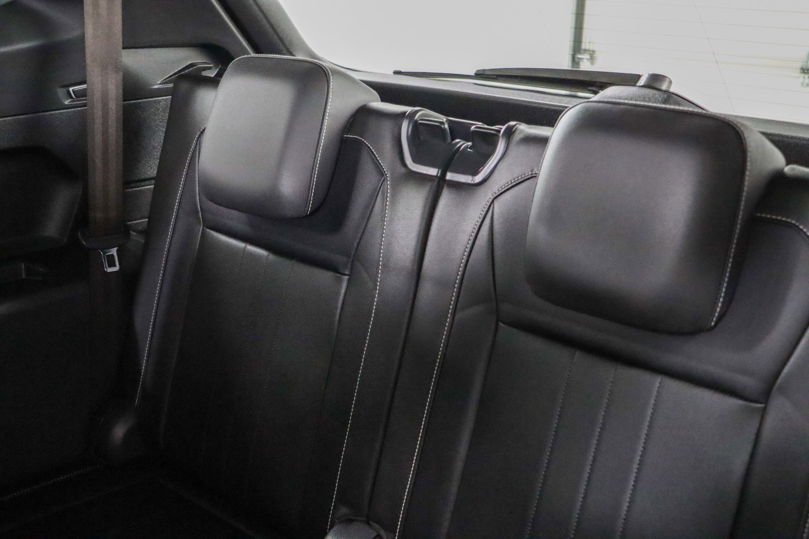 Used 2023 Volkswagen Tiguan SE R-Line FWD image 26